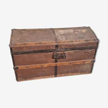 Antique dutch travel trunk