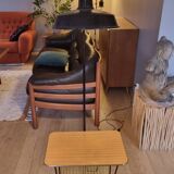 Scoubidou floor lamp with magazine rack