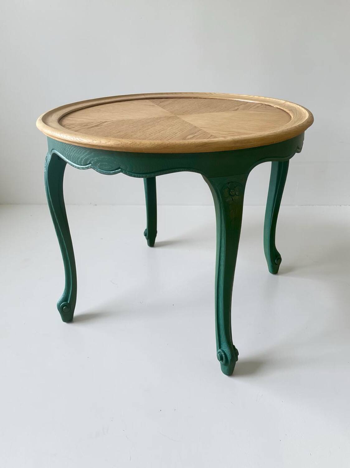 Vintage Louis XV style guéridon in renovated oak.