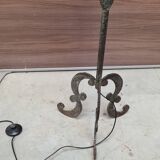 Hammered and patinated steel floor lamp, art deco style, 160cmx30 opaque pink glass and molded glass