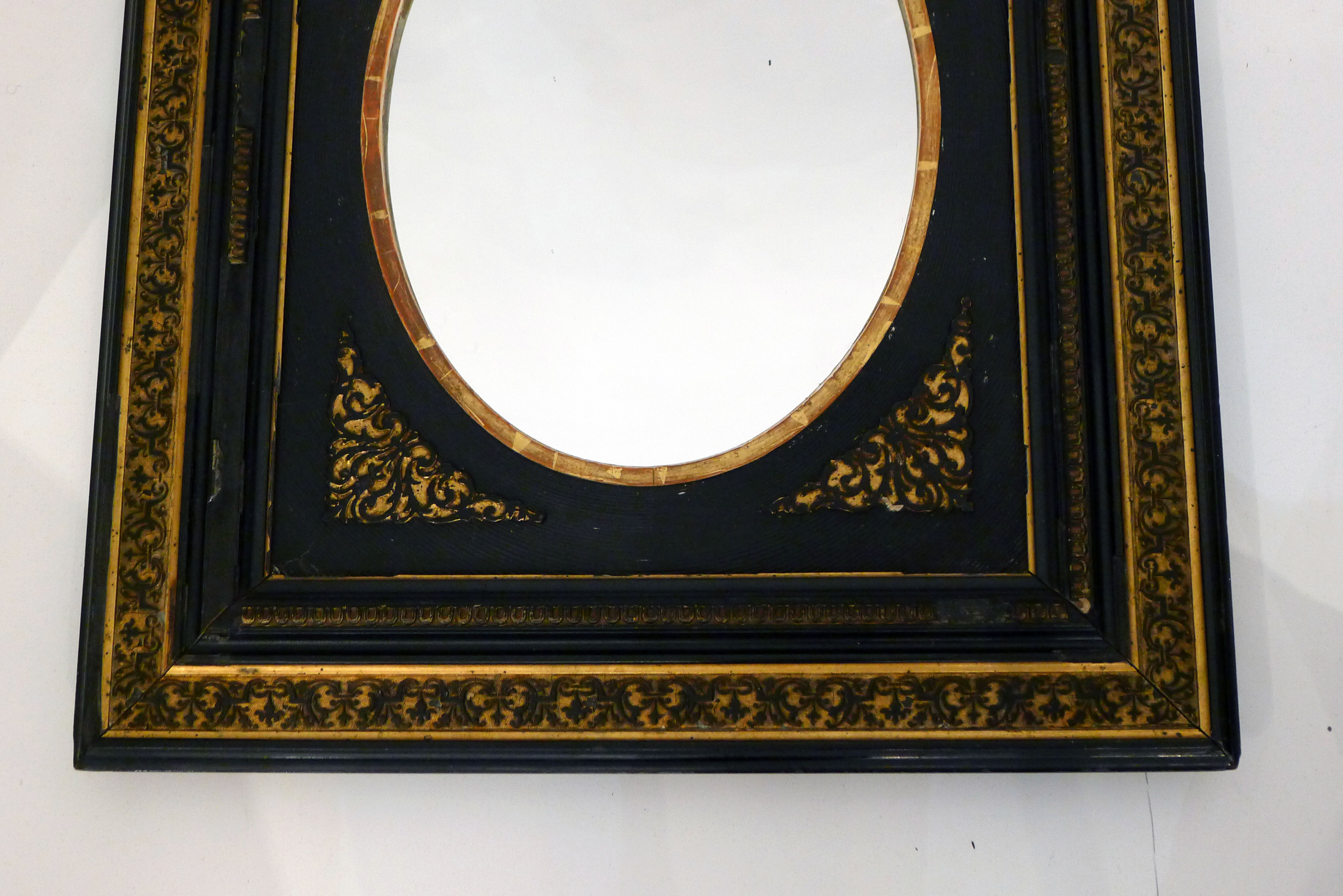 Napoleon III black oval mirror - 69x59cm
