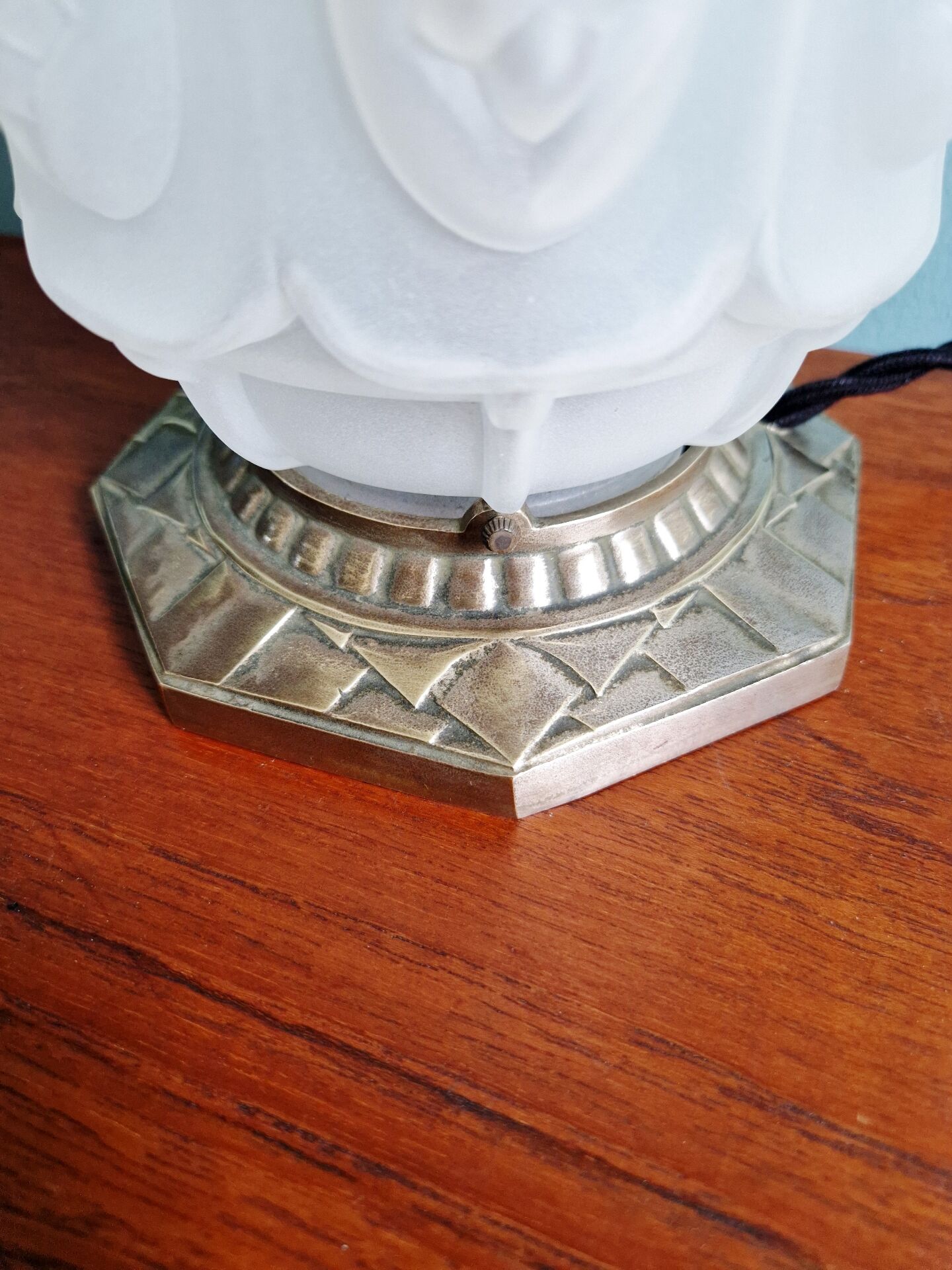 Art Deco night light in nickel-plated bronze and frosted glass, 1920.