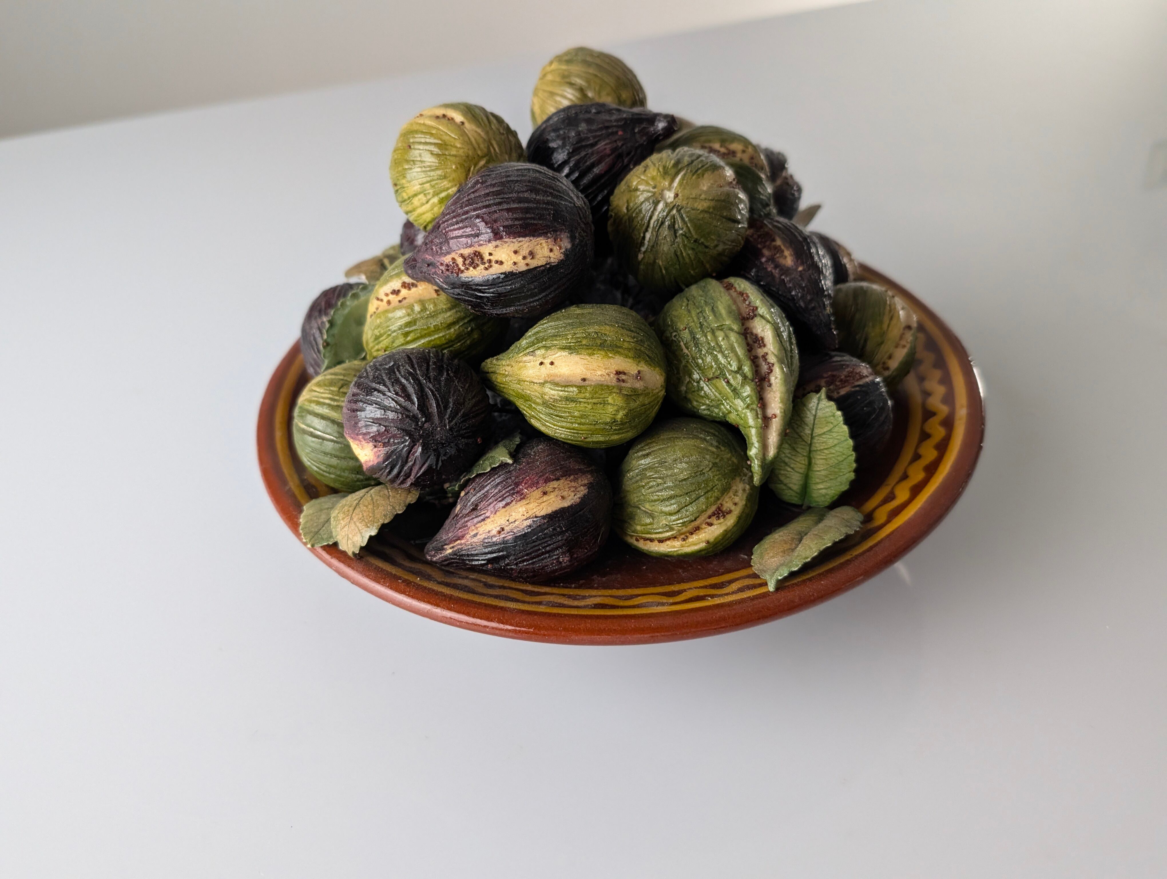 Trompe-l'œil fig plate in bread crumb ceramic, Andalusia, 1950s