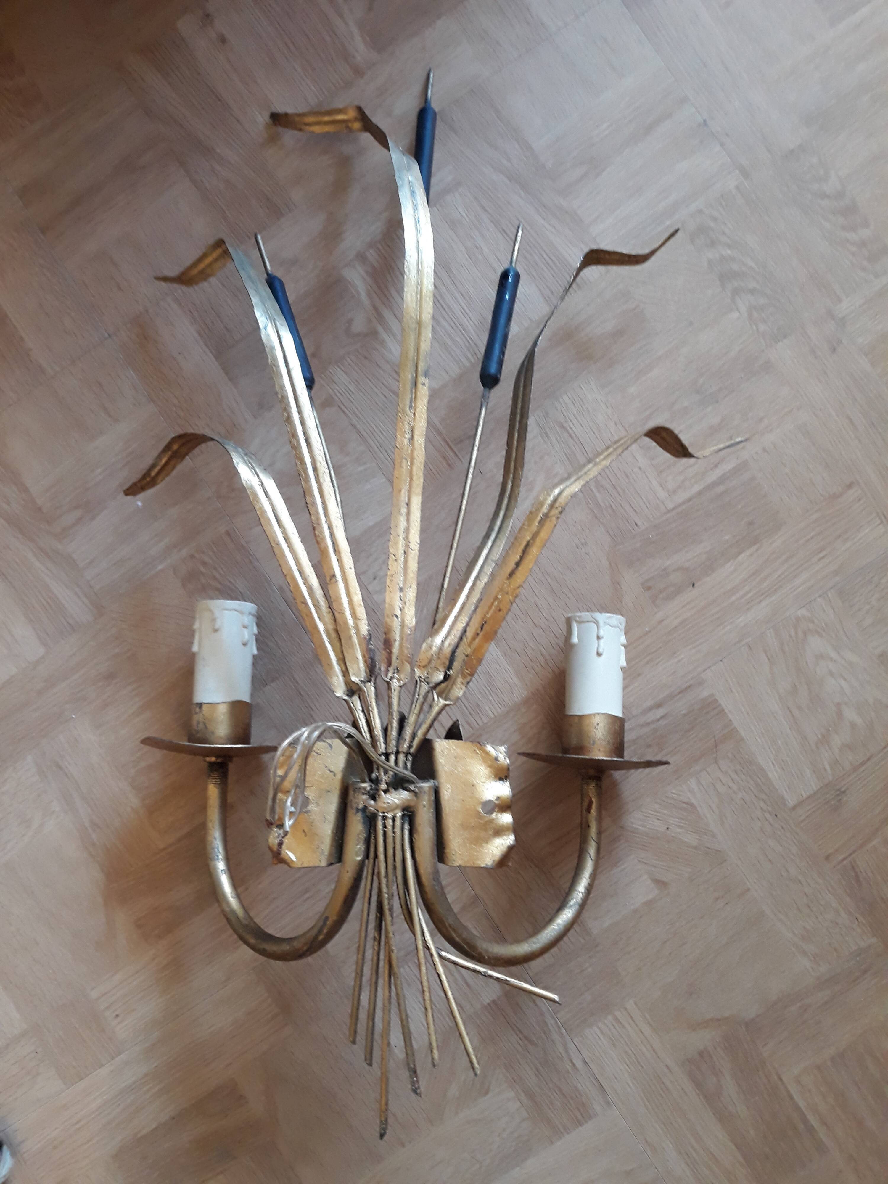 Gilded plant motifs wall lamp