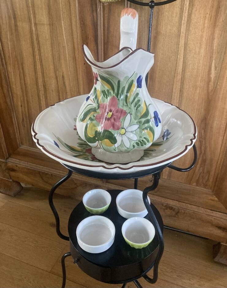 Folding wrought iron toiletry stand, 19th century