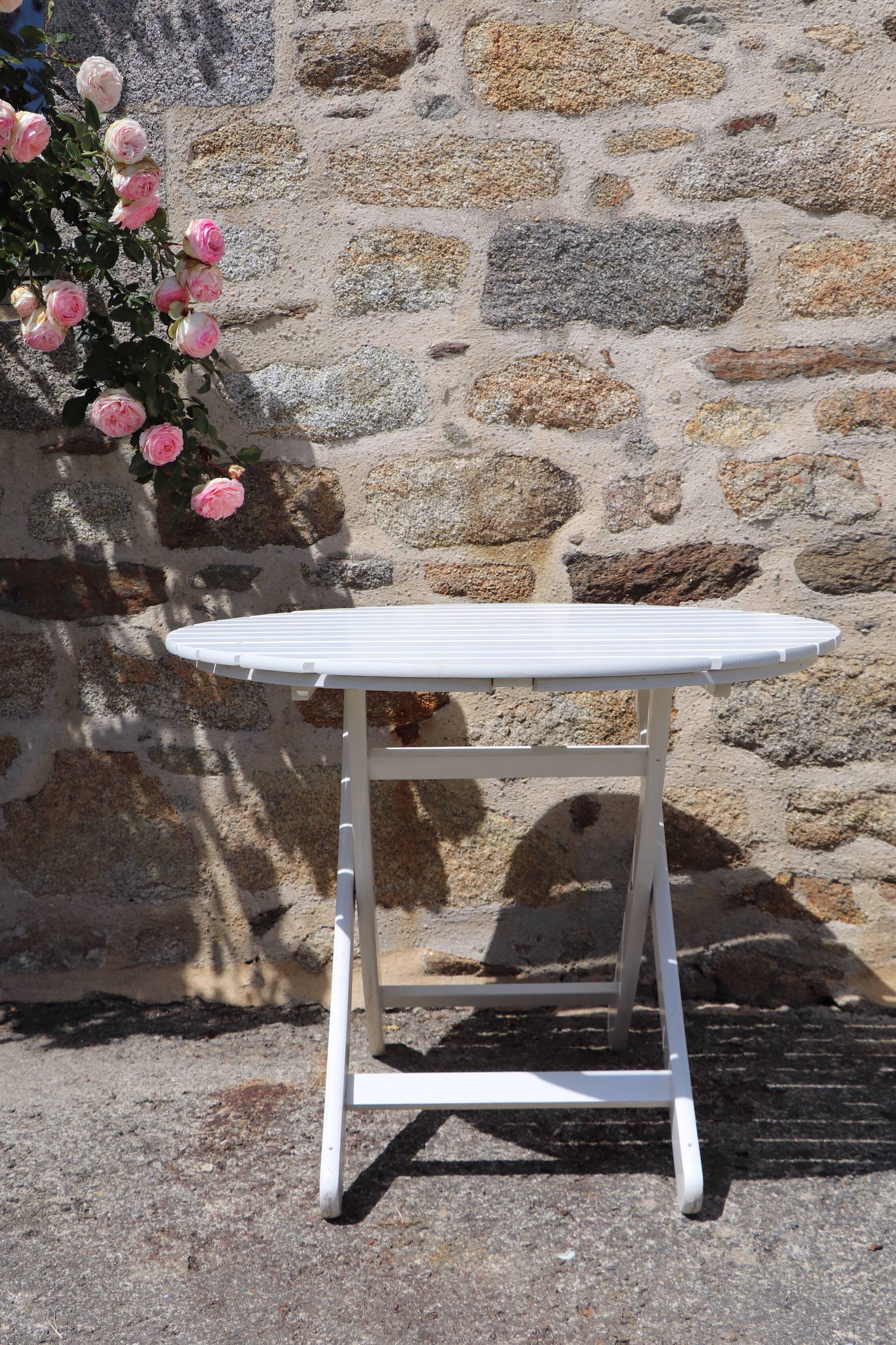 Garden furniture years 40 table and 4 chairs
