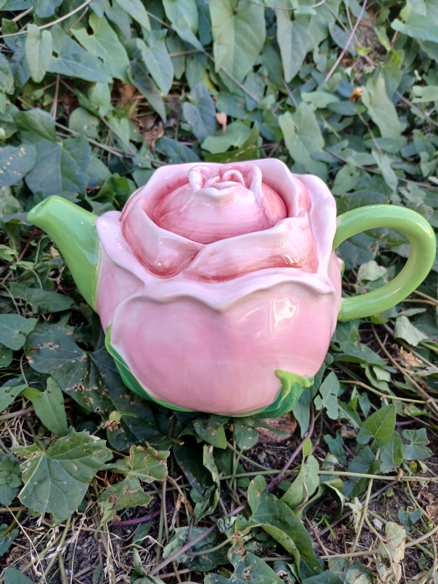 Théière en forme de rose