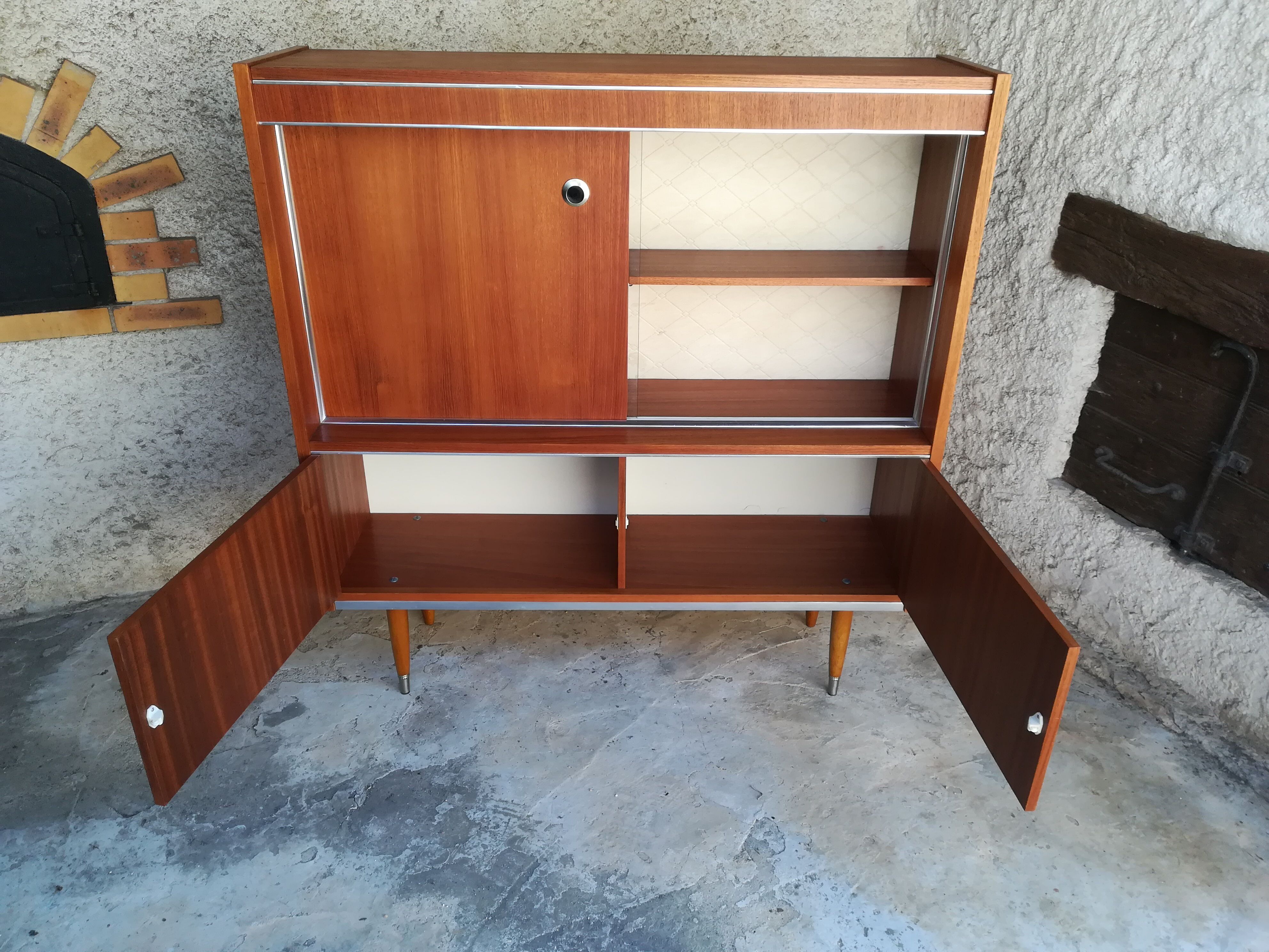 Buffet showcase of the 60/70 years