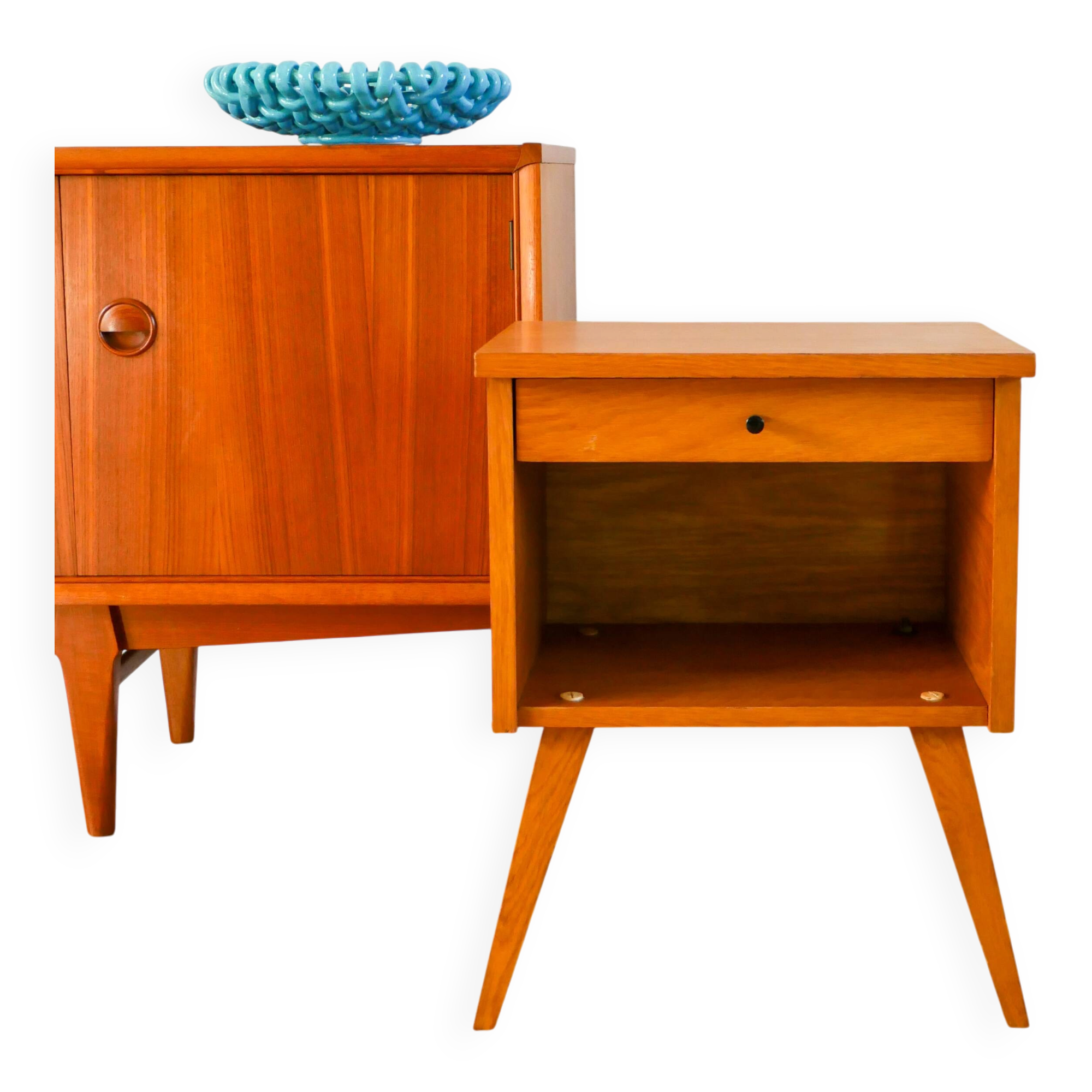 Scandinavian bedside table in teak veneer, with tapered legs and a drawer, 1960.