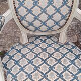 Paire de fauteuils médaillons Louis XVI