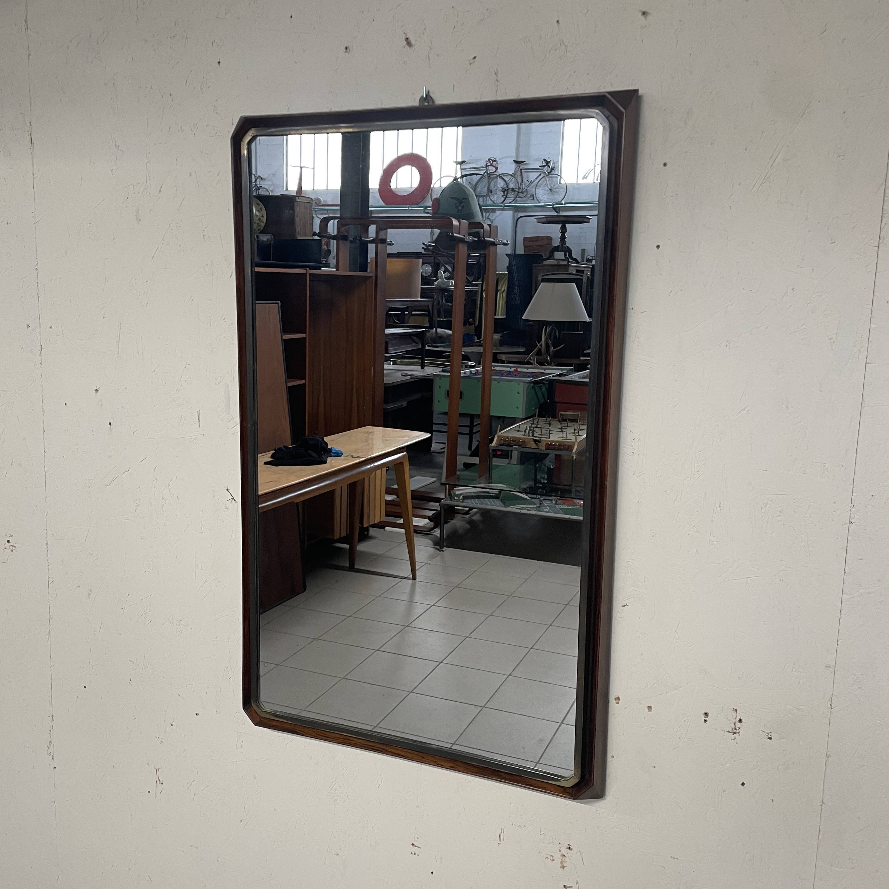 Specchio da parete rettangolare degli anni '50 in legno e ottone