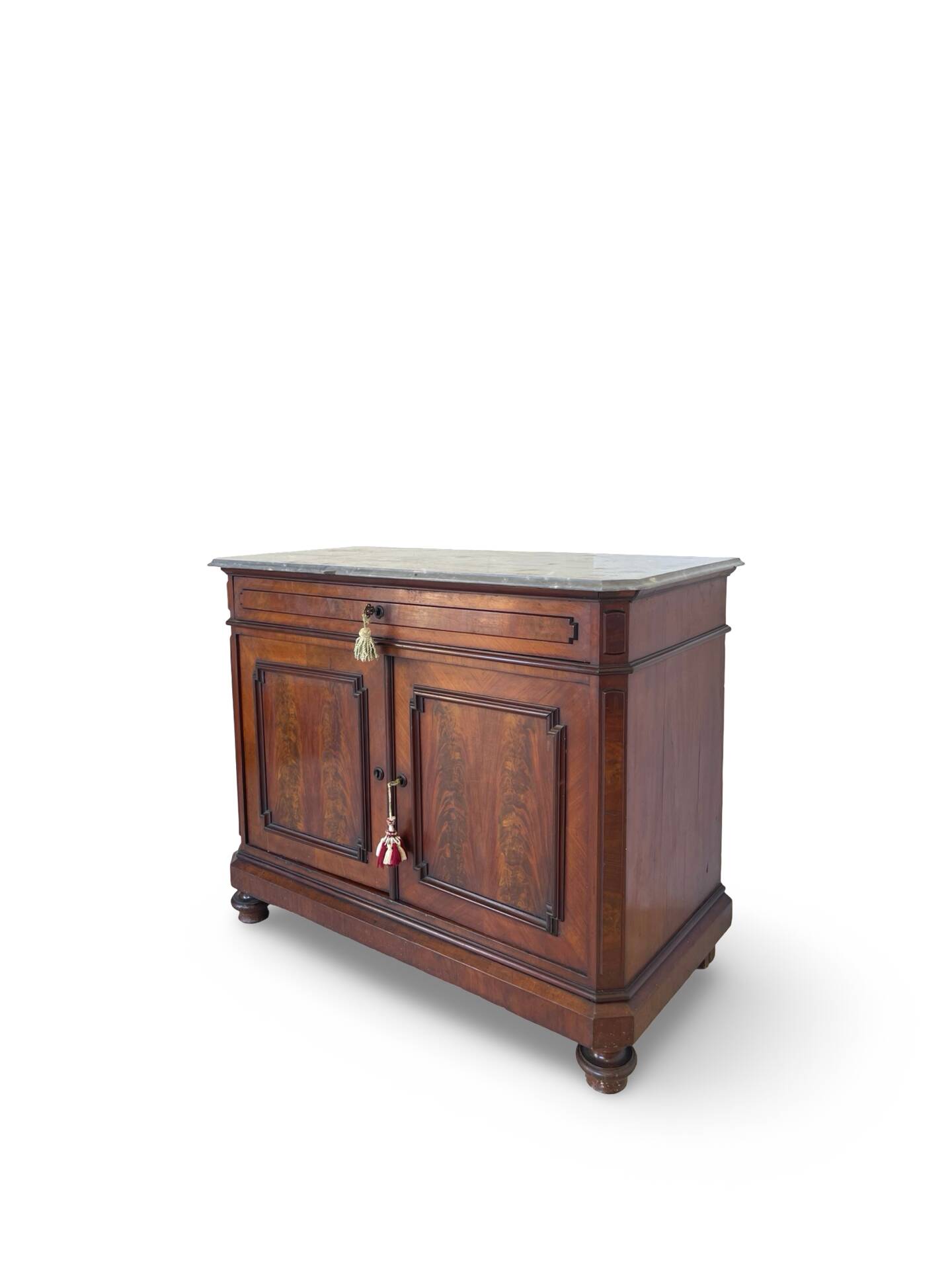 Commode Umbertino en acajou et noyer, 19e siècle.