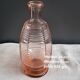 Carafe, verres et plateau en verre rose