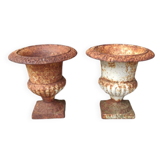 Paire anciens petits vases Médicis en fonte