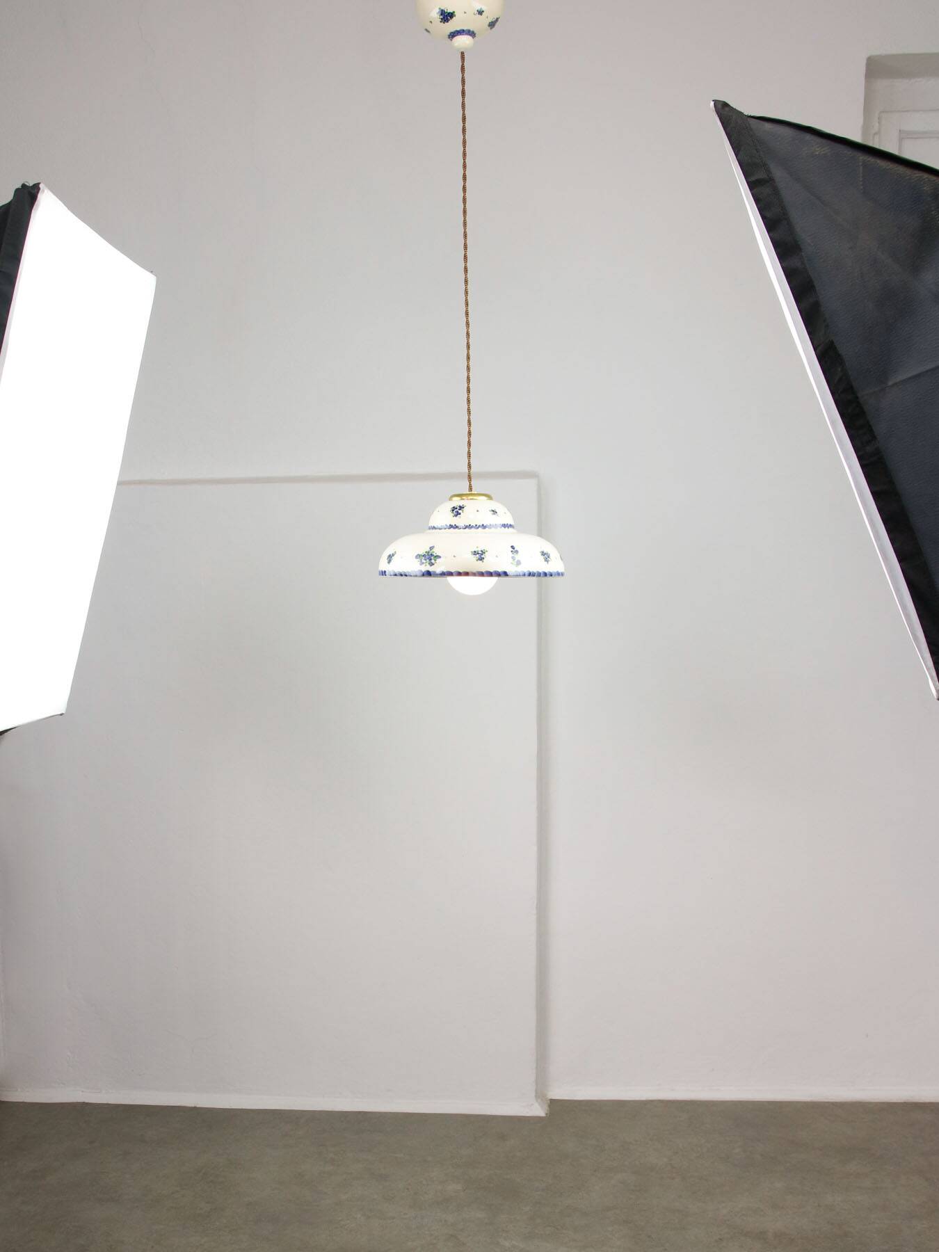 Lampe pendentive vintage en céramique et laiton faite à la main