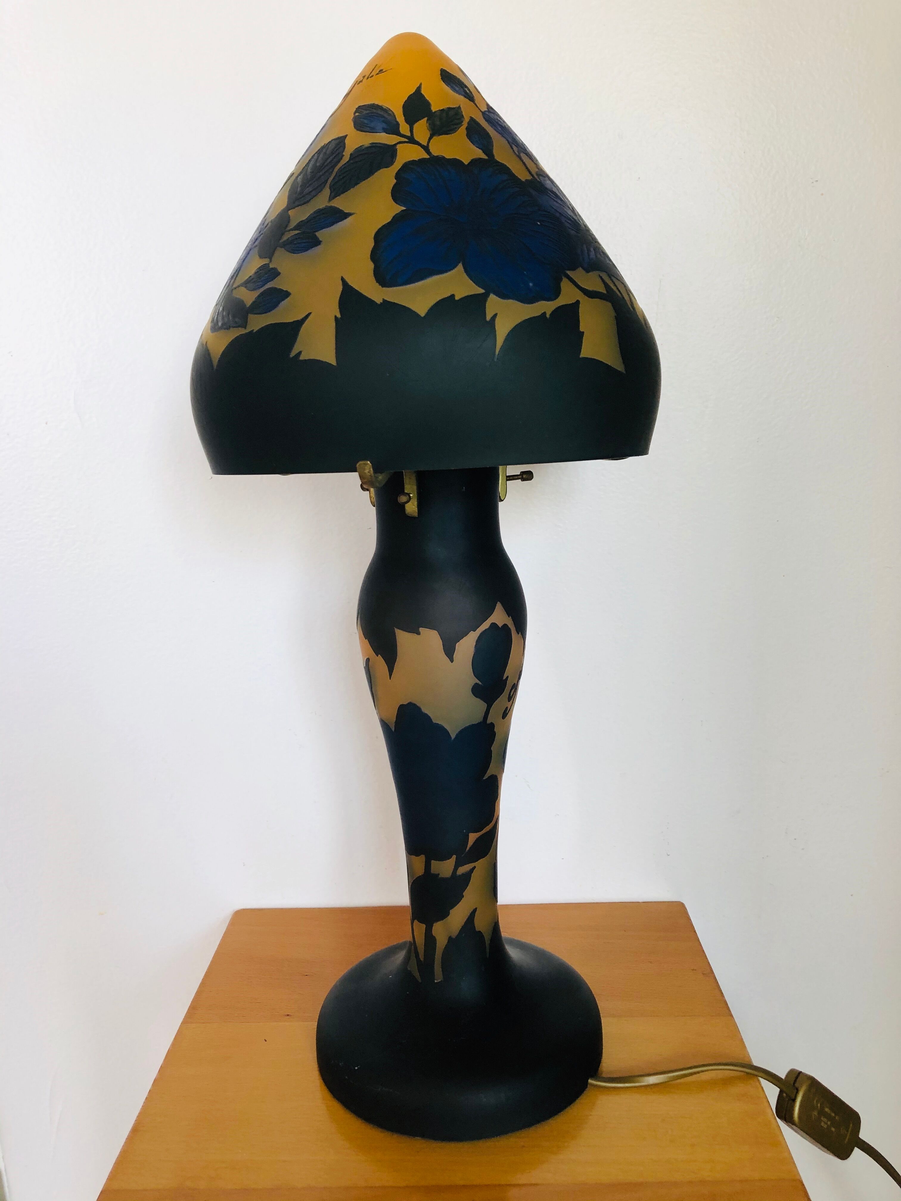 Glass paste lamp