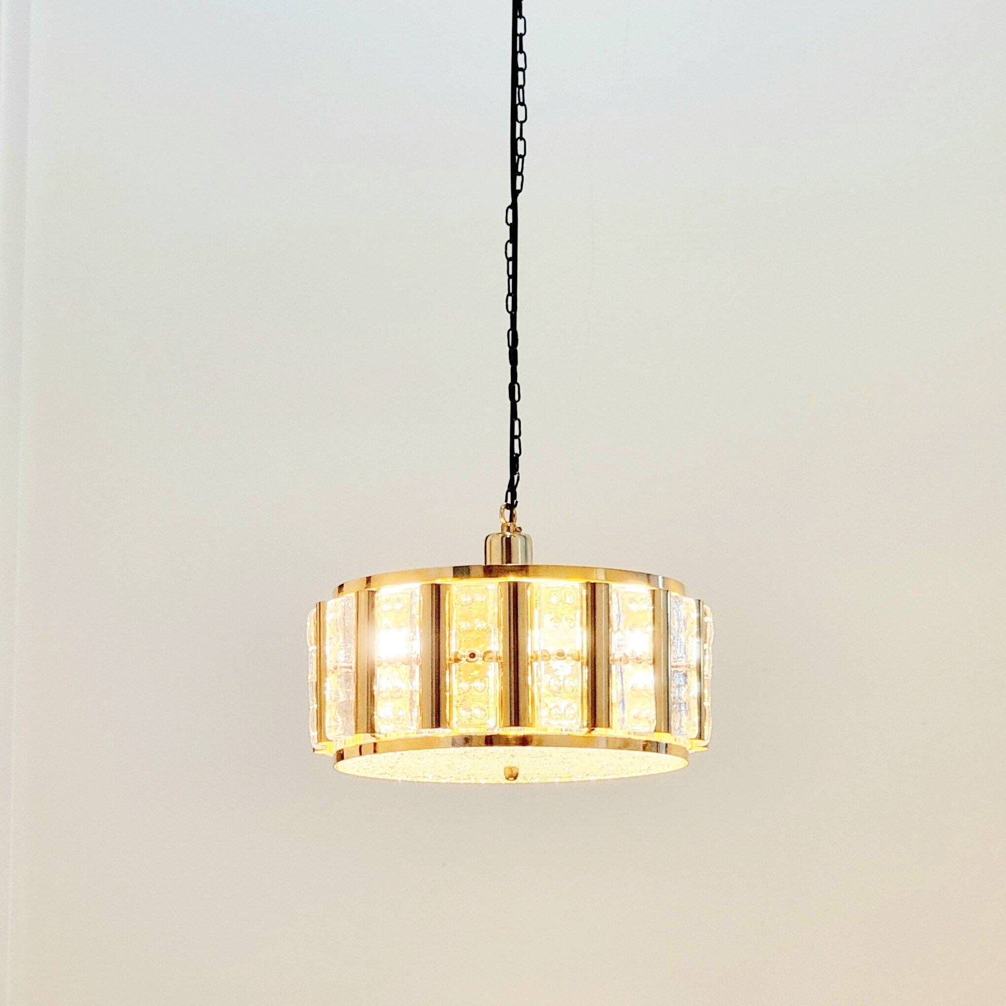 Plafonnier scandinave en verre et laiton du milieu du siècle par C. Fagerlund, années 1960