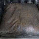 Canapé Chesterfield 2,5 places en cuir de vache noir de style anglais classique