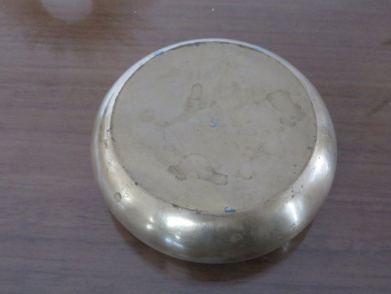 Round brass ashtray 60s 70s
