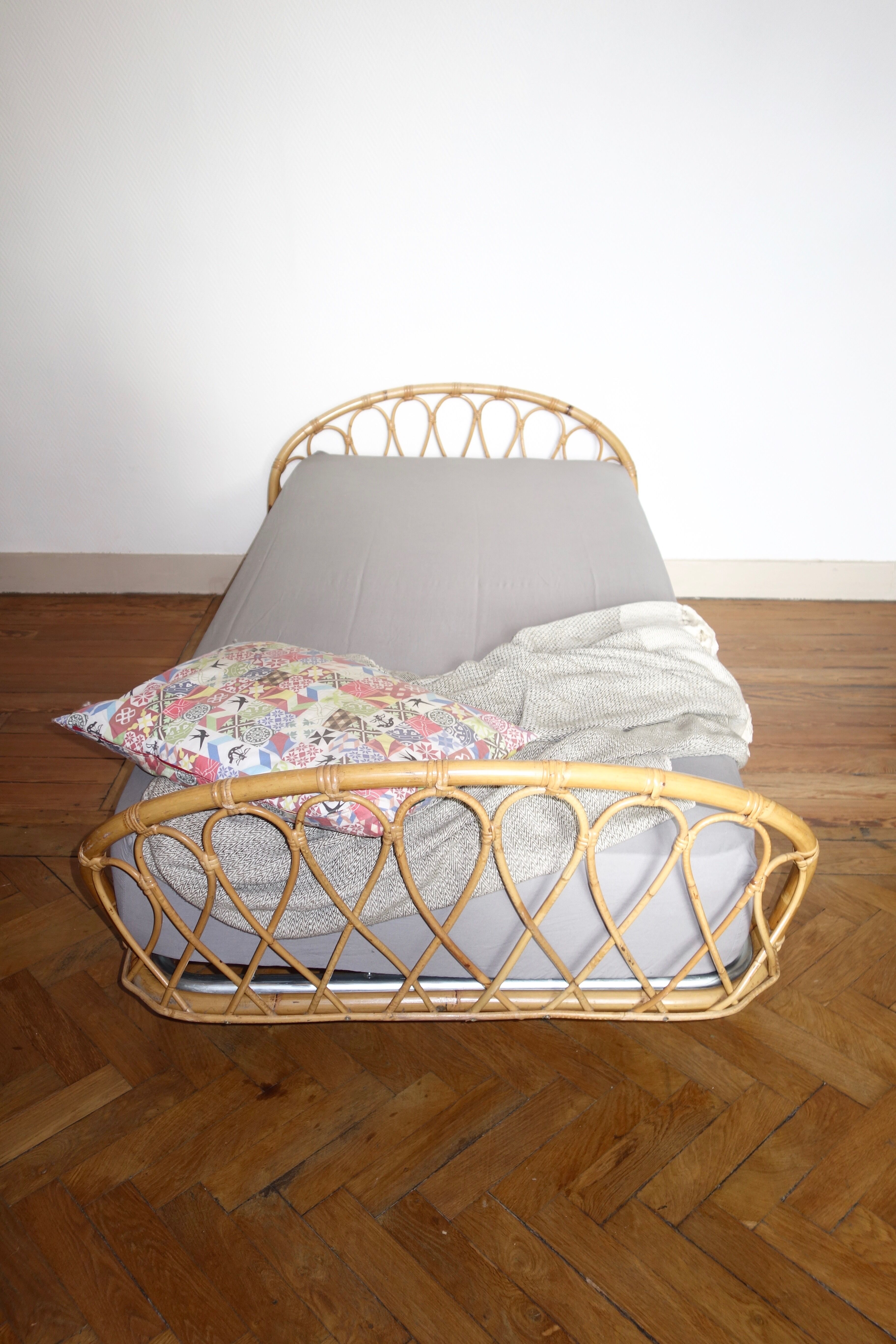 Bed basket rattan 60s