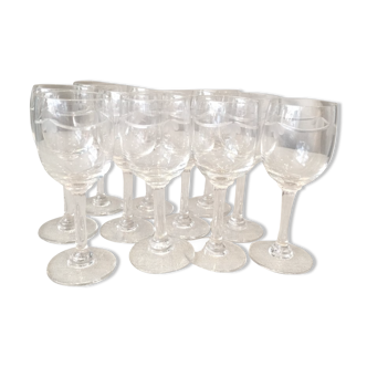 Suite de 11 verres a goutte en verre grave des annees 1930 1940