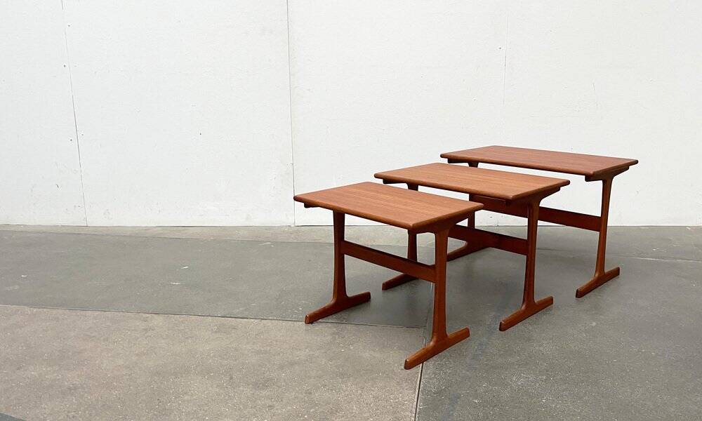 Nest of teak tables from the mid-century by Vildbjerg Møbelfabrik, 1960s, set of 3.