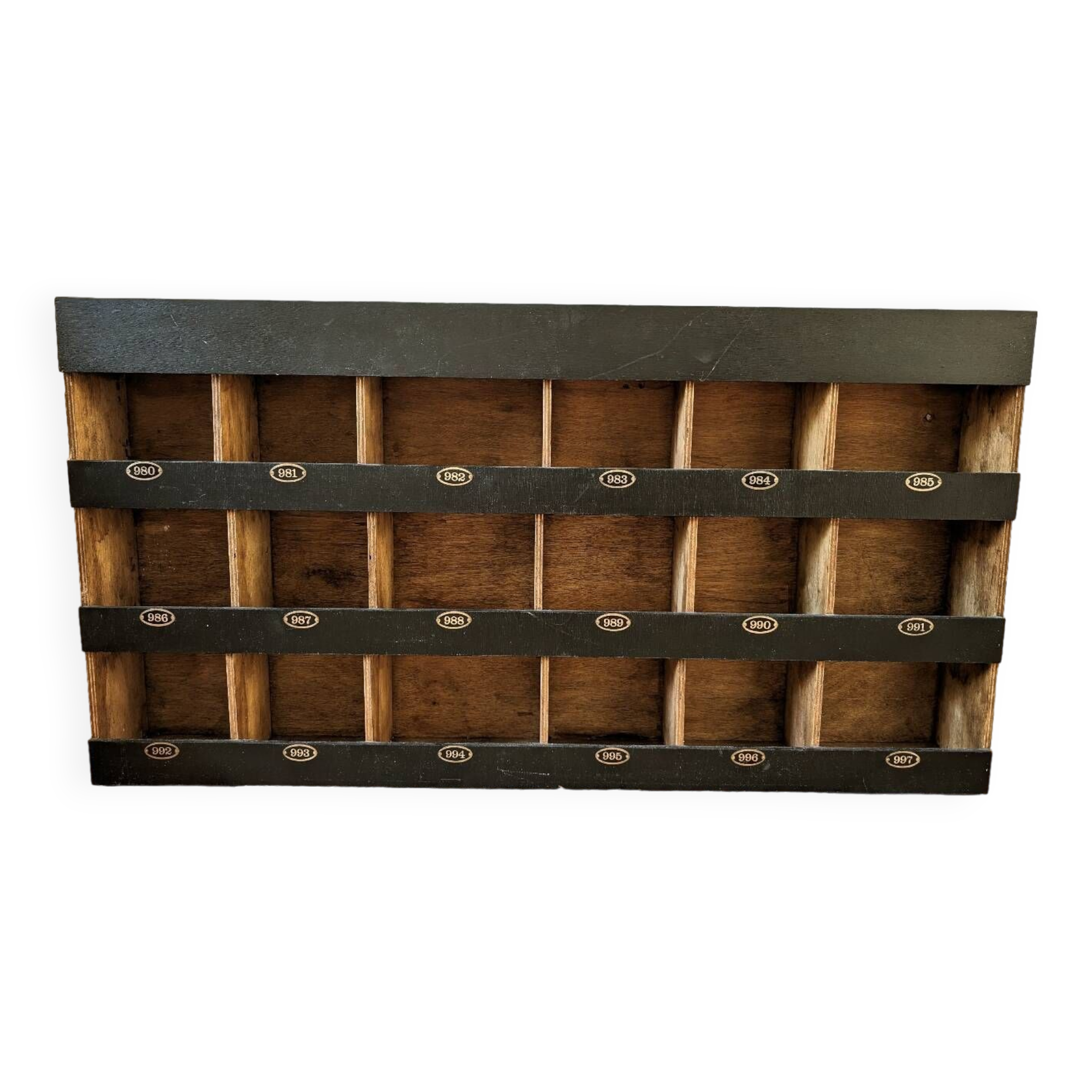 Hotel locker cabinet