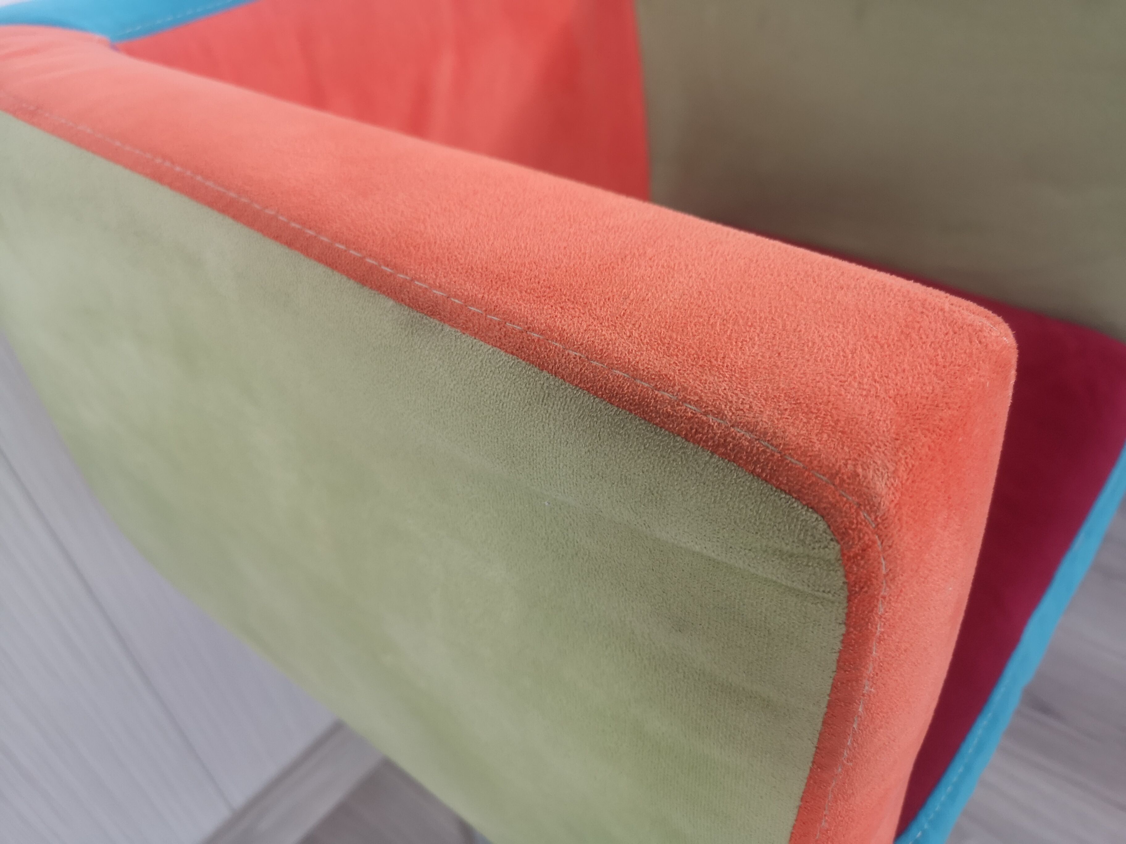 Multicolors swivel armchair