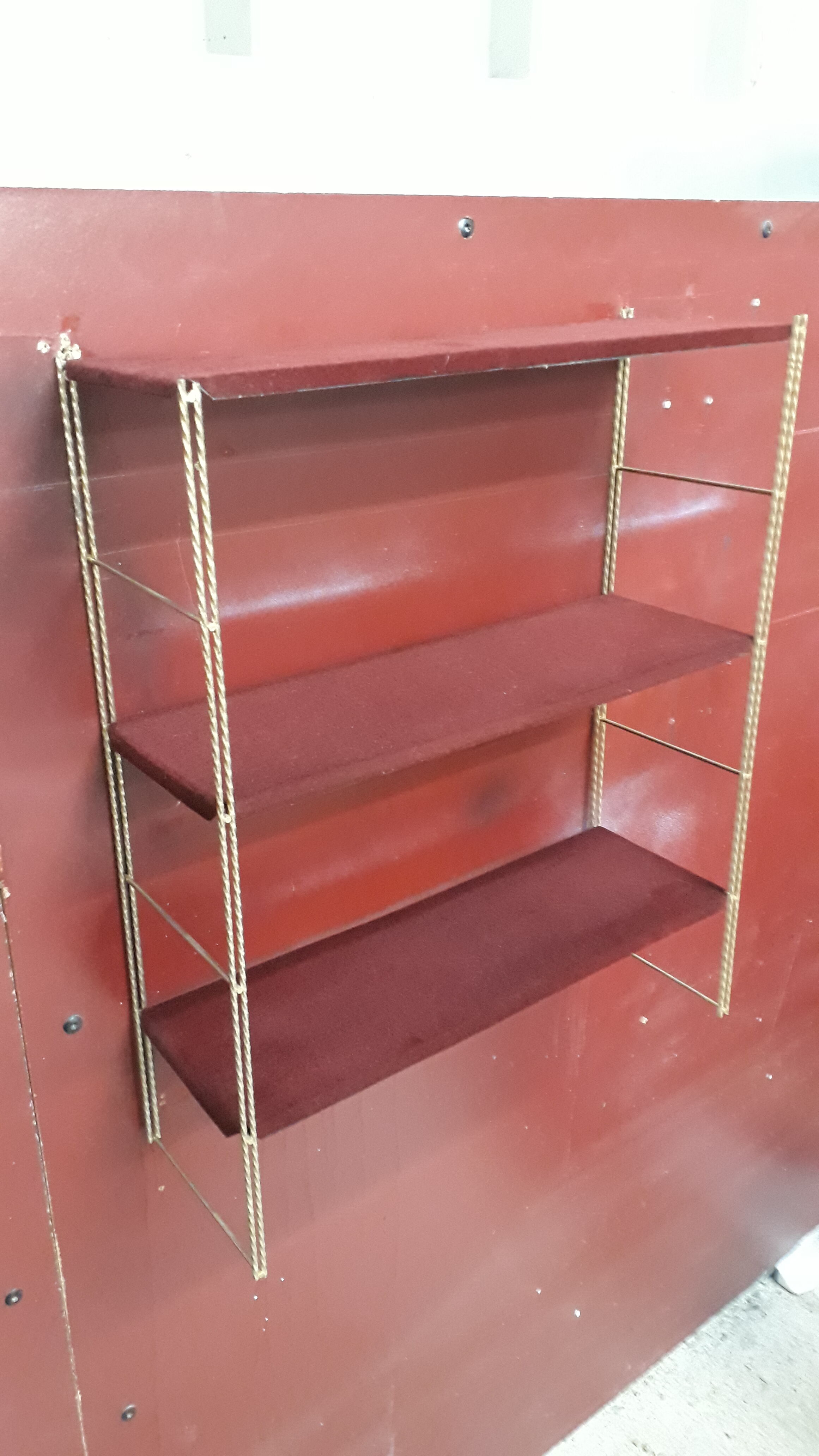 String metal shelf