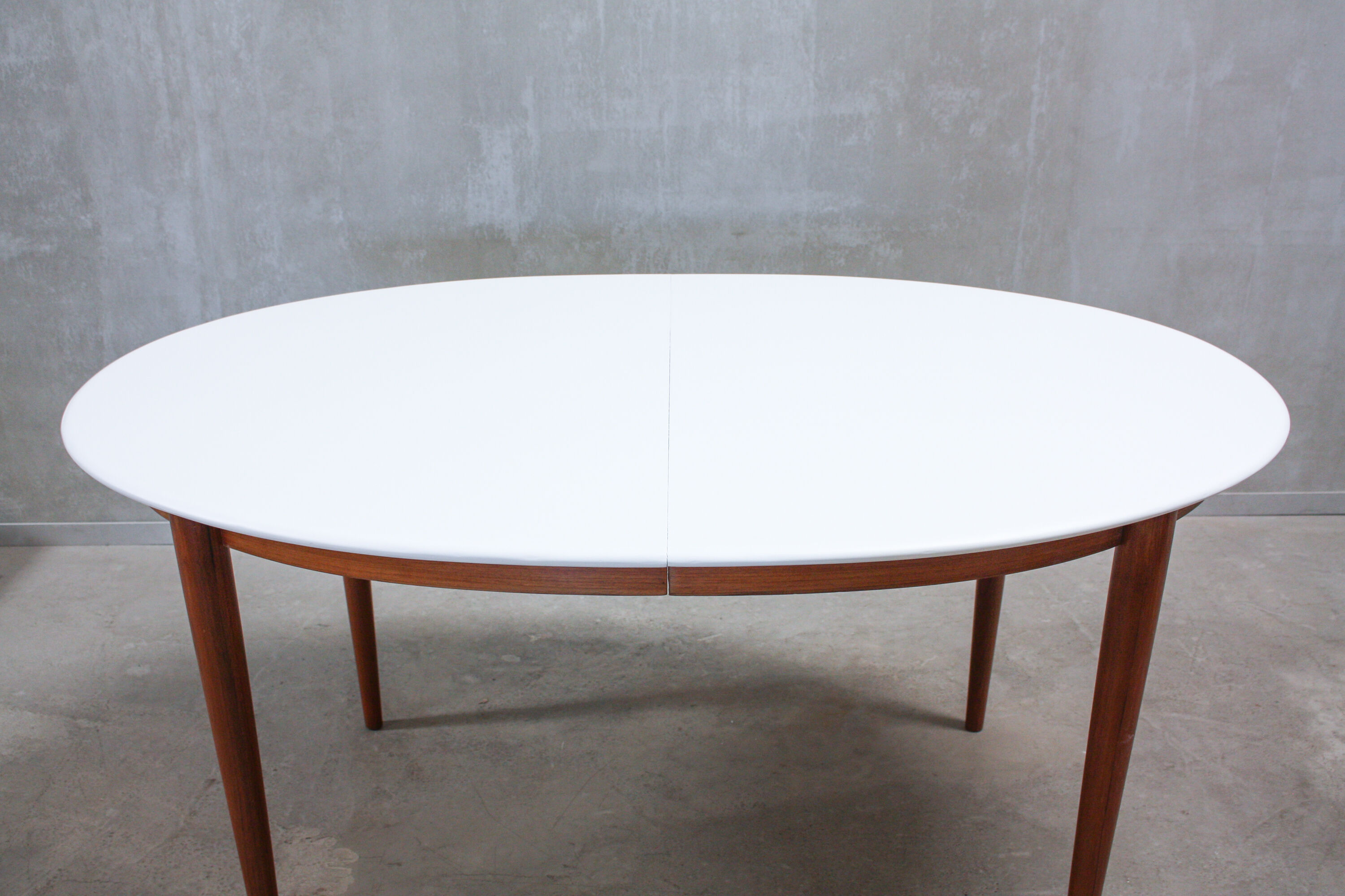 Vintage oval dining table, 1960