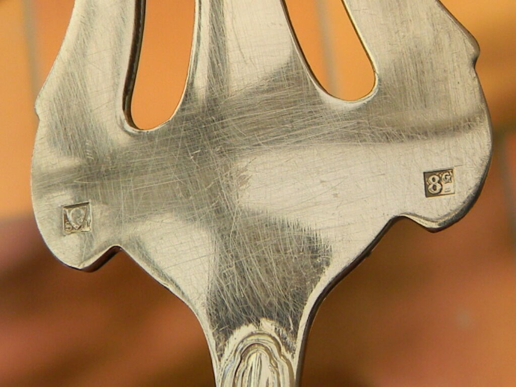 Set of 4 cutlery with silver metal cutlery SAINT MEDARD.