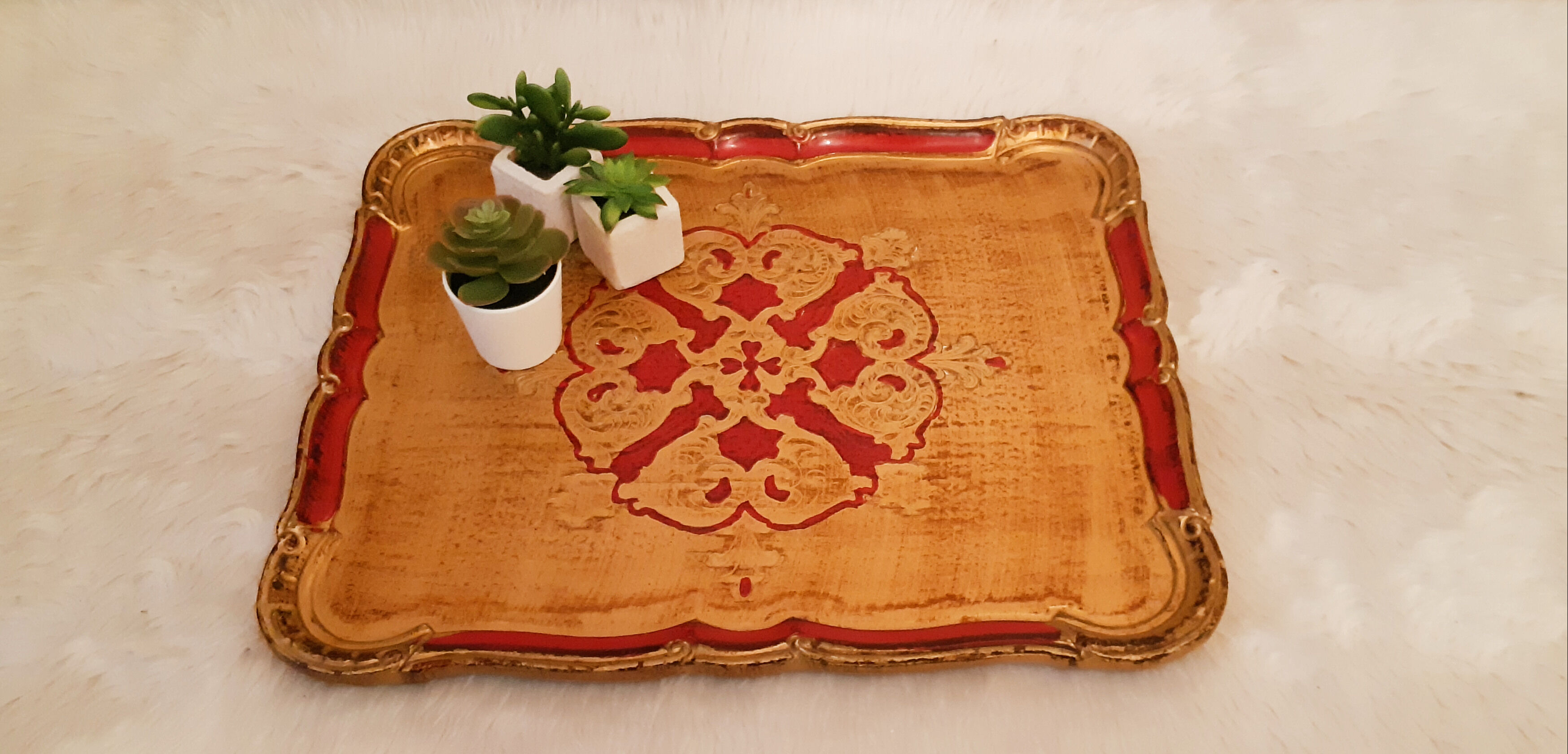 Venetian red and gold plateau