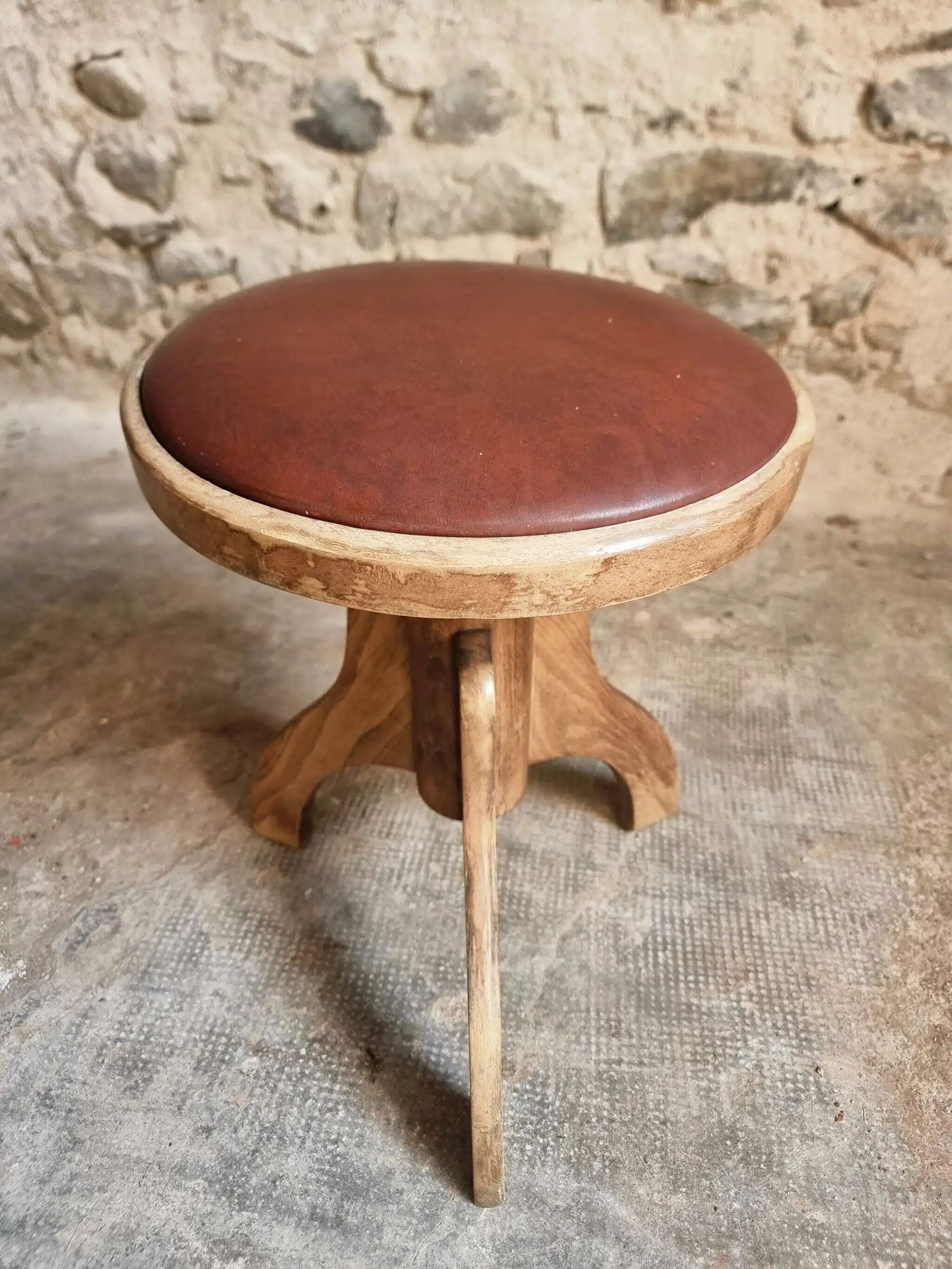 Tabouret français vintage en bois réglable, assise en skaï, années 1960
