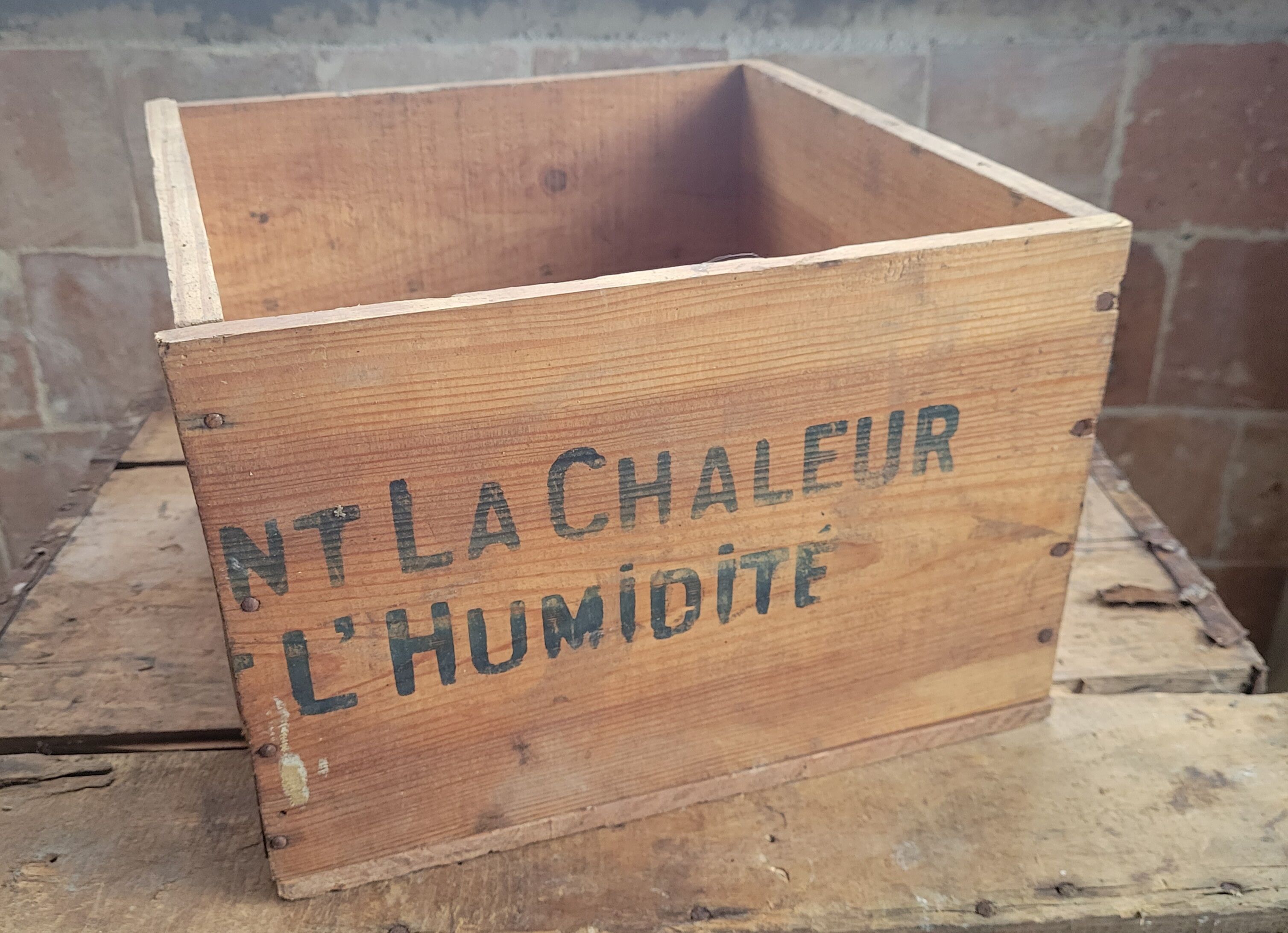 Caisse bois lait Idéal