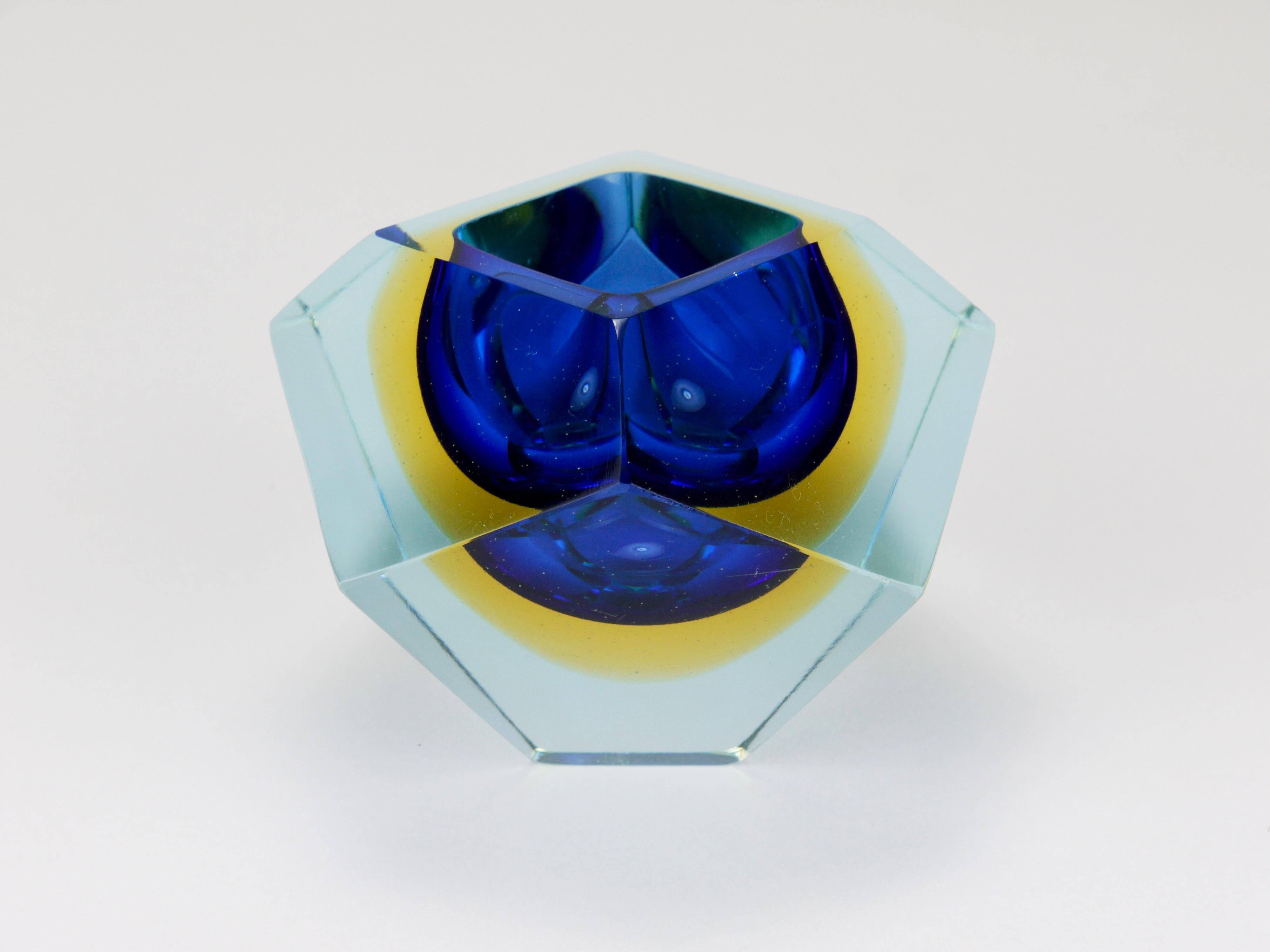 Faceted diamond caviar bowl Mandruzzato Sommerso, Murano glass, Italy, 1960s