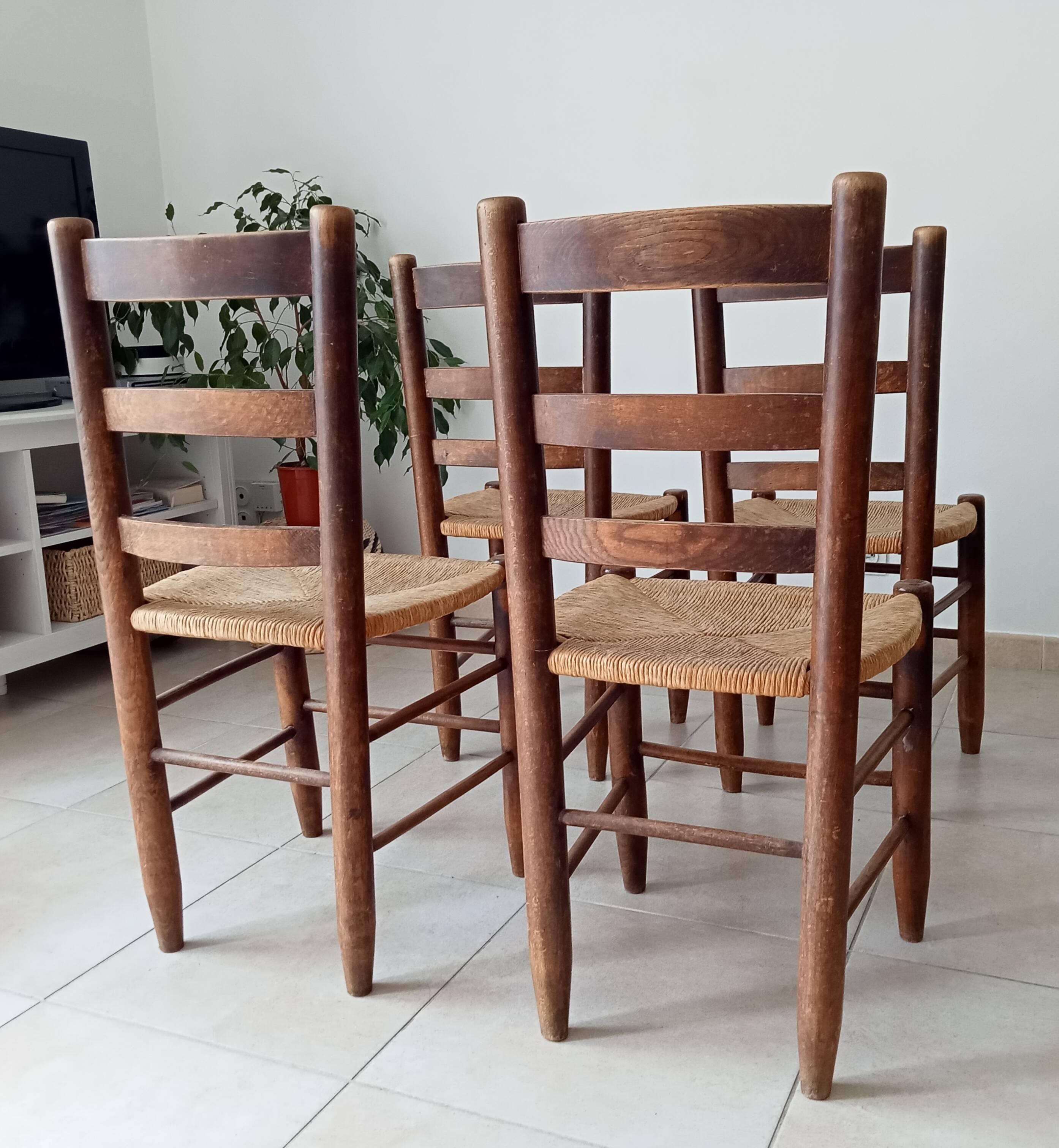 Set of 4 antique mountain chairs in the style of Charlotte Perriand