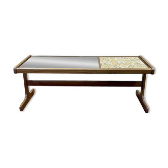 Table basse anglaise en teck et dessus verre et carrelé - travail des années 70