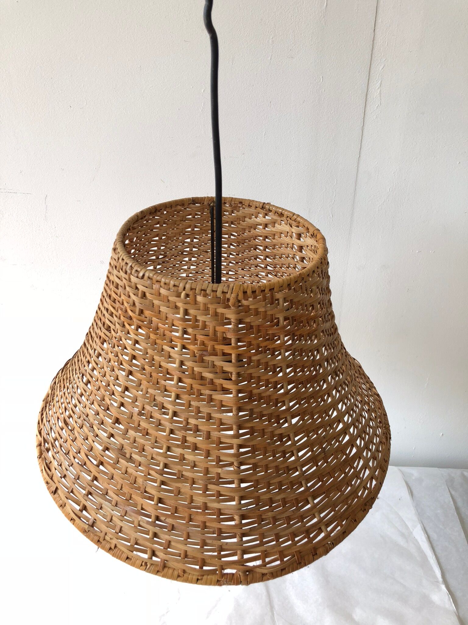 Vintage rattan suspension