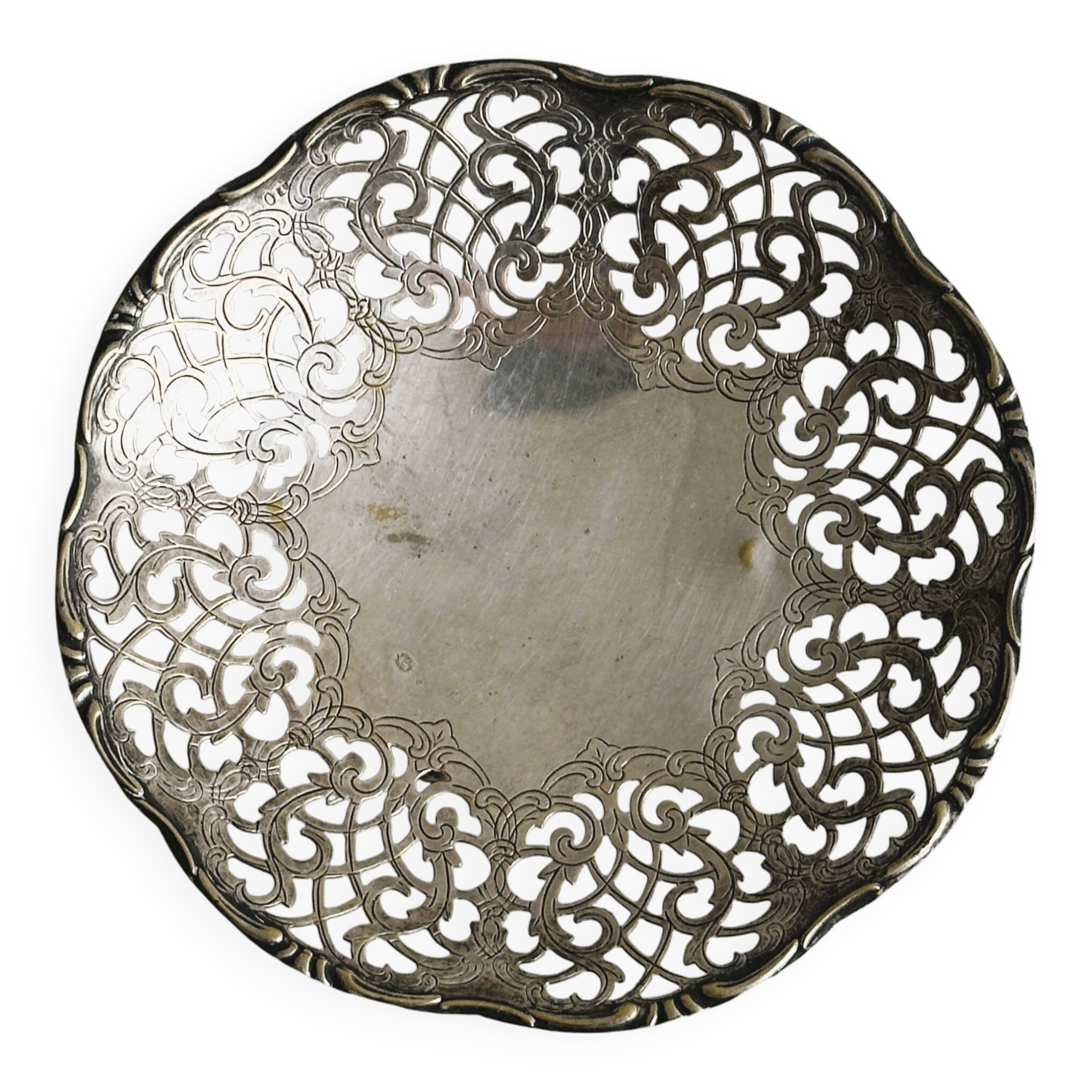 Small bowl in old openwork metal
