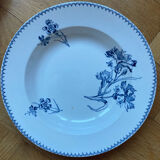 Deep plates Sarreguemines with carnation bouquets