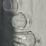 Small geometric carafe with diamond-shaped stopper and its 4 glasses