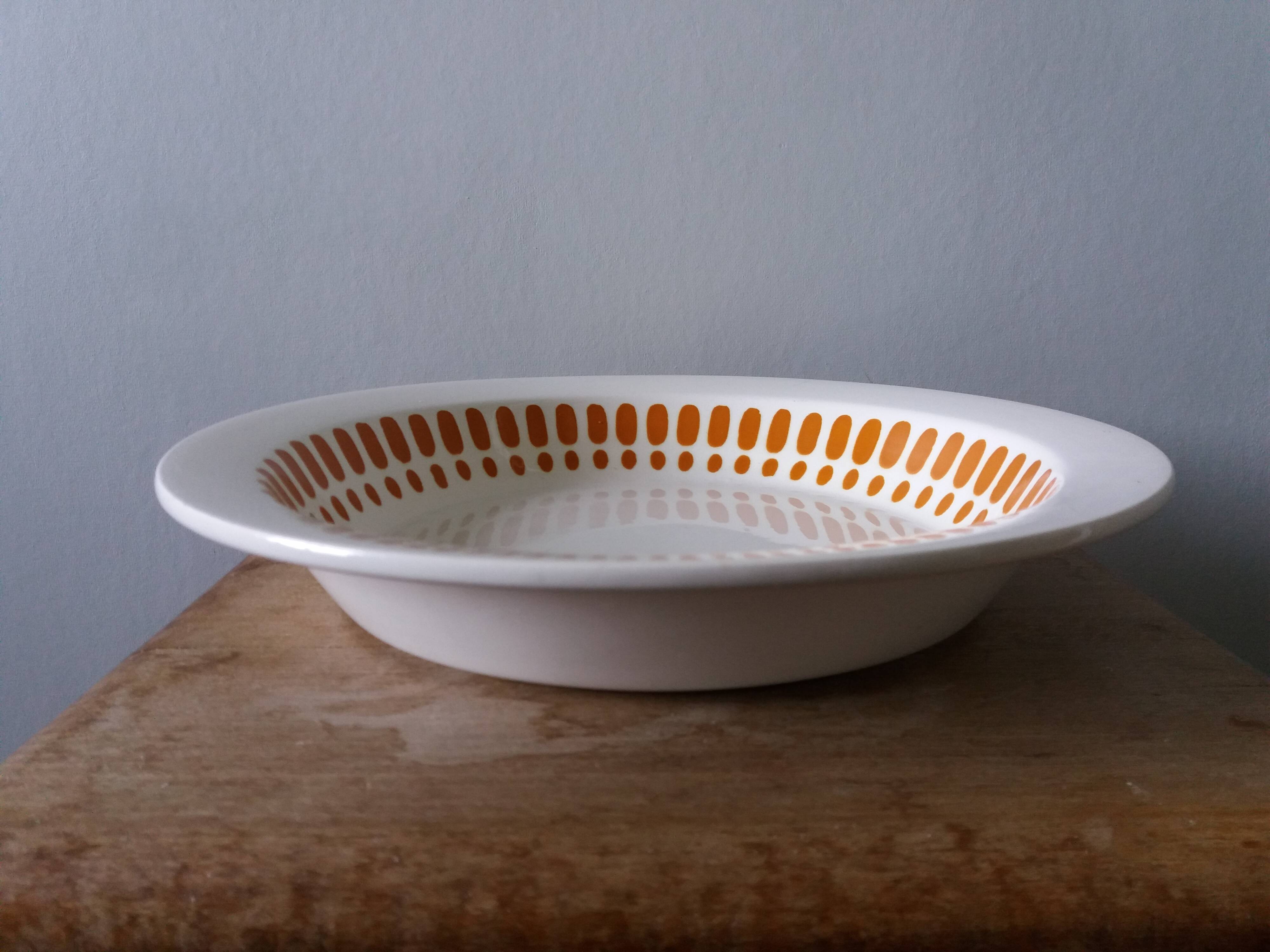 Hollow vegetable dish salad bowl 70s space age