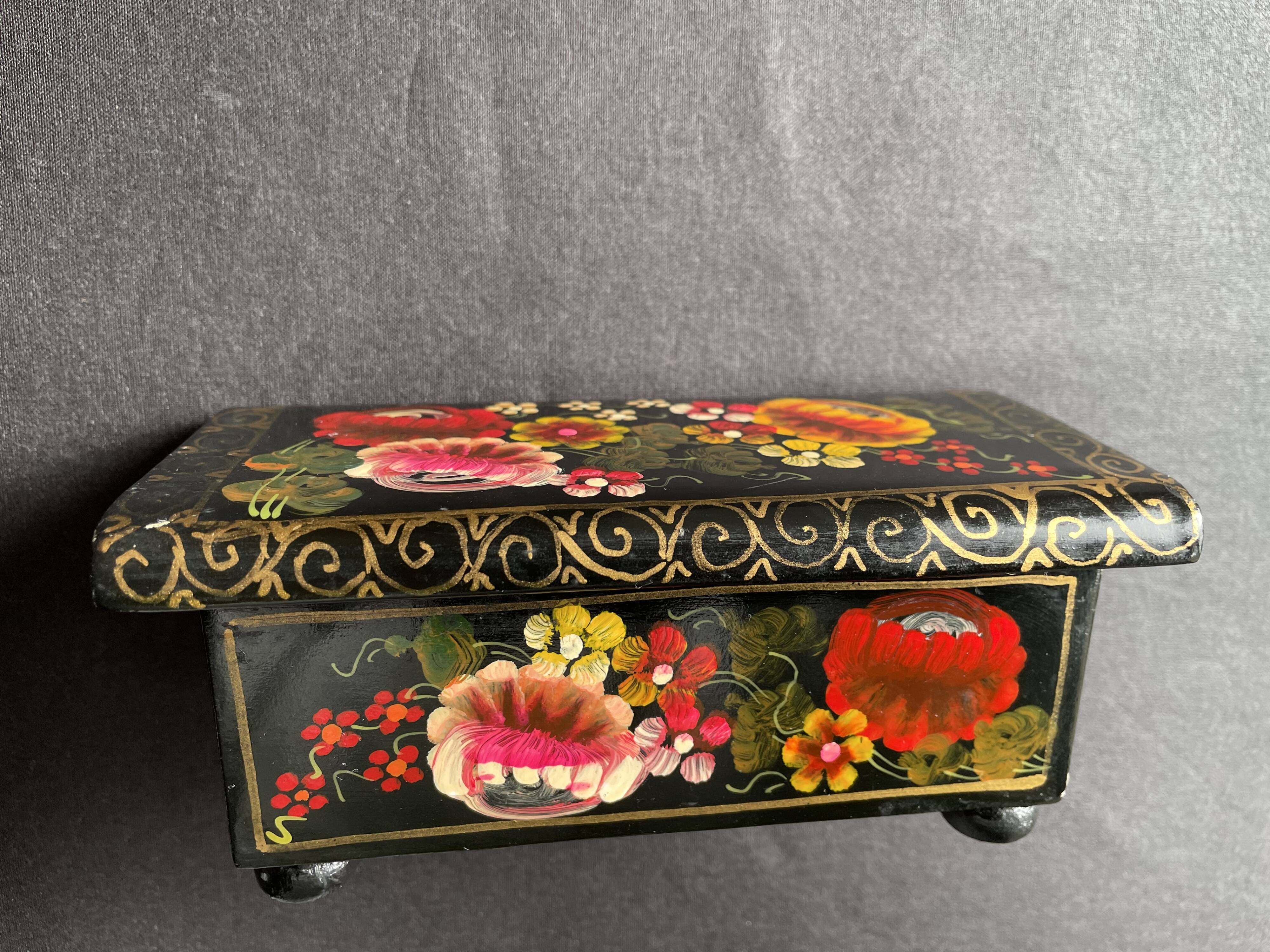 Jewelry box