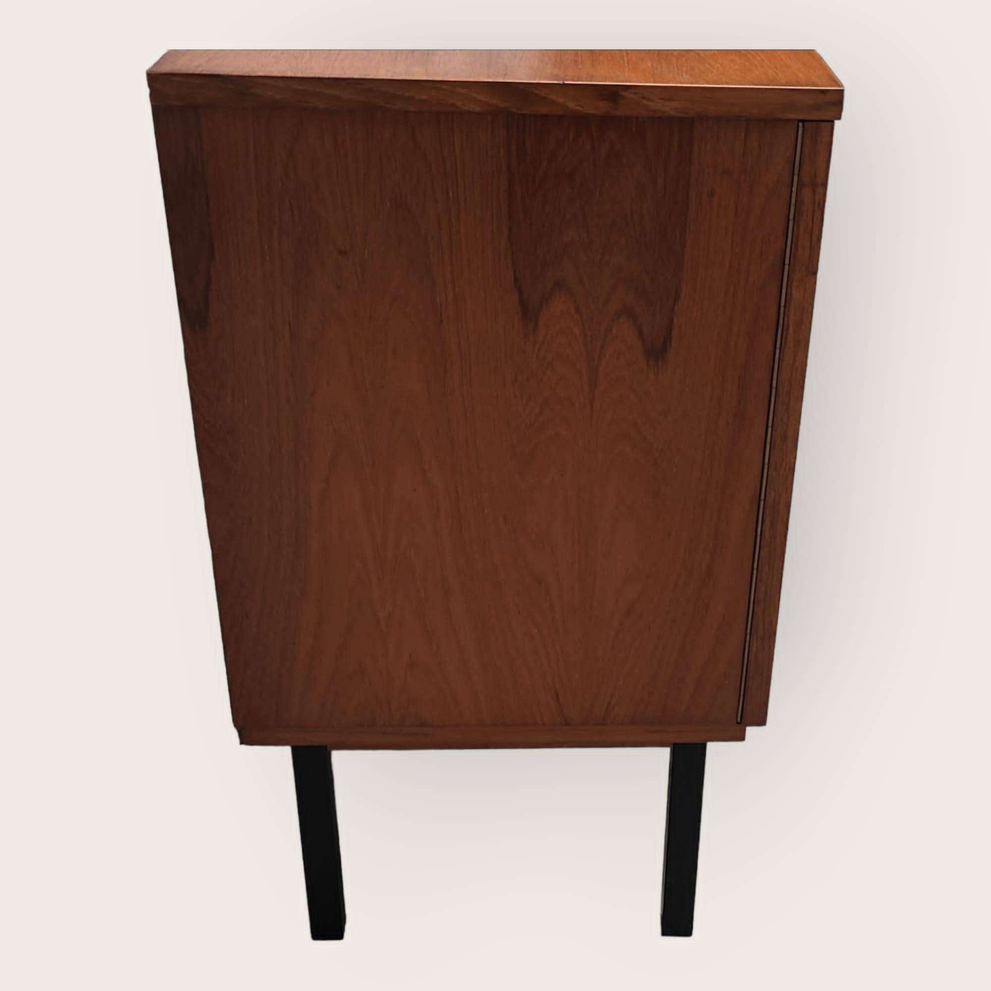 Buffet du milieu du siècle