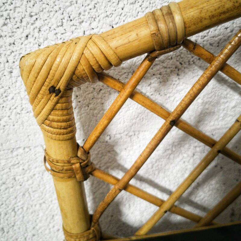 Étagère de coin en rotin