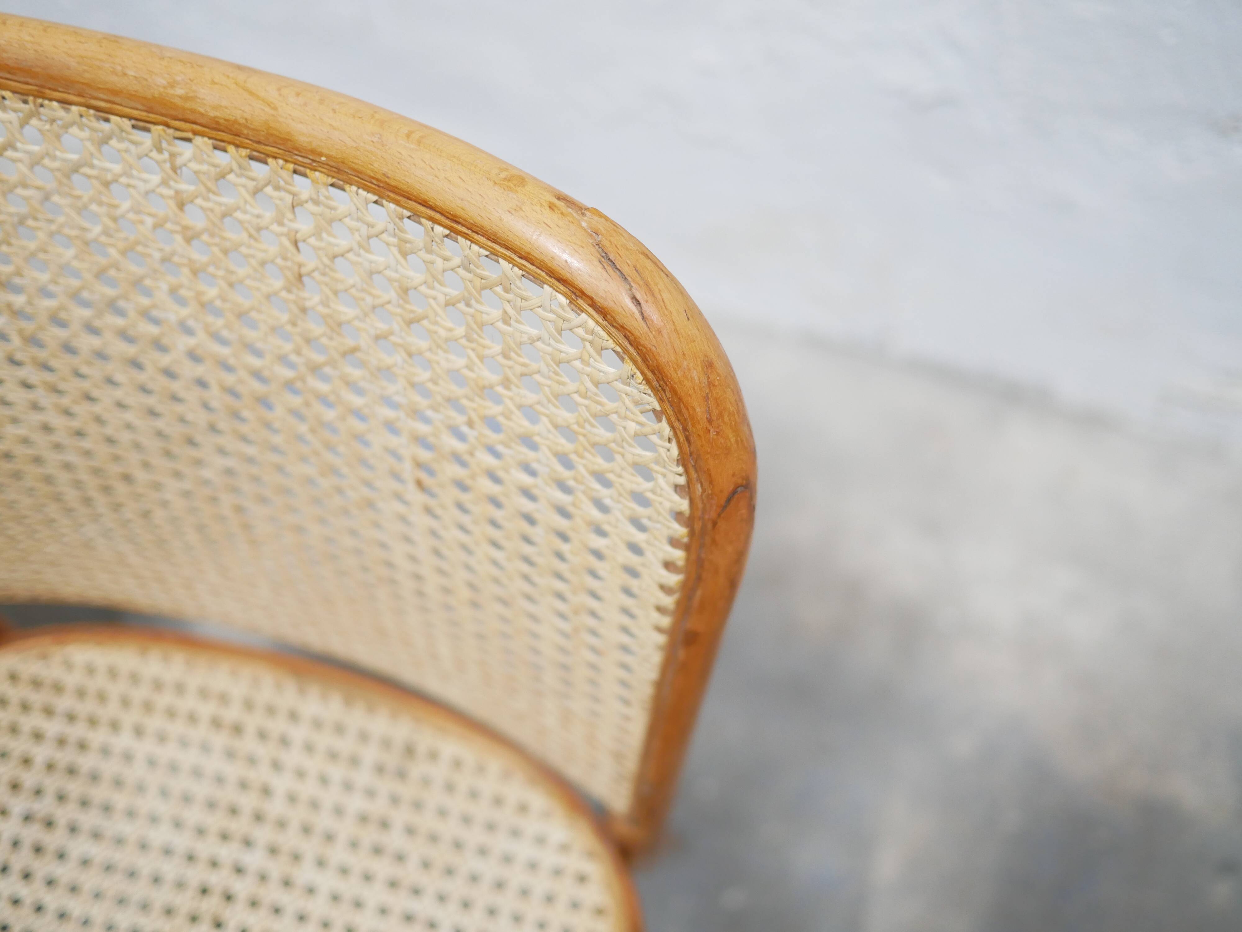 Chaise cannée vintage par J. Hoffmann, éditions Thonet