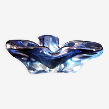 Trilobed ashtray in blue crystal