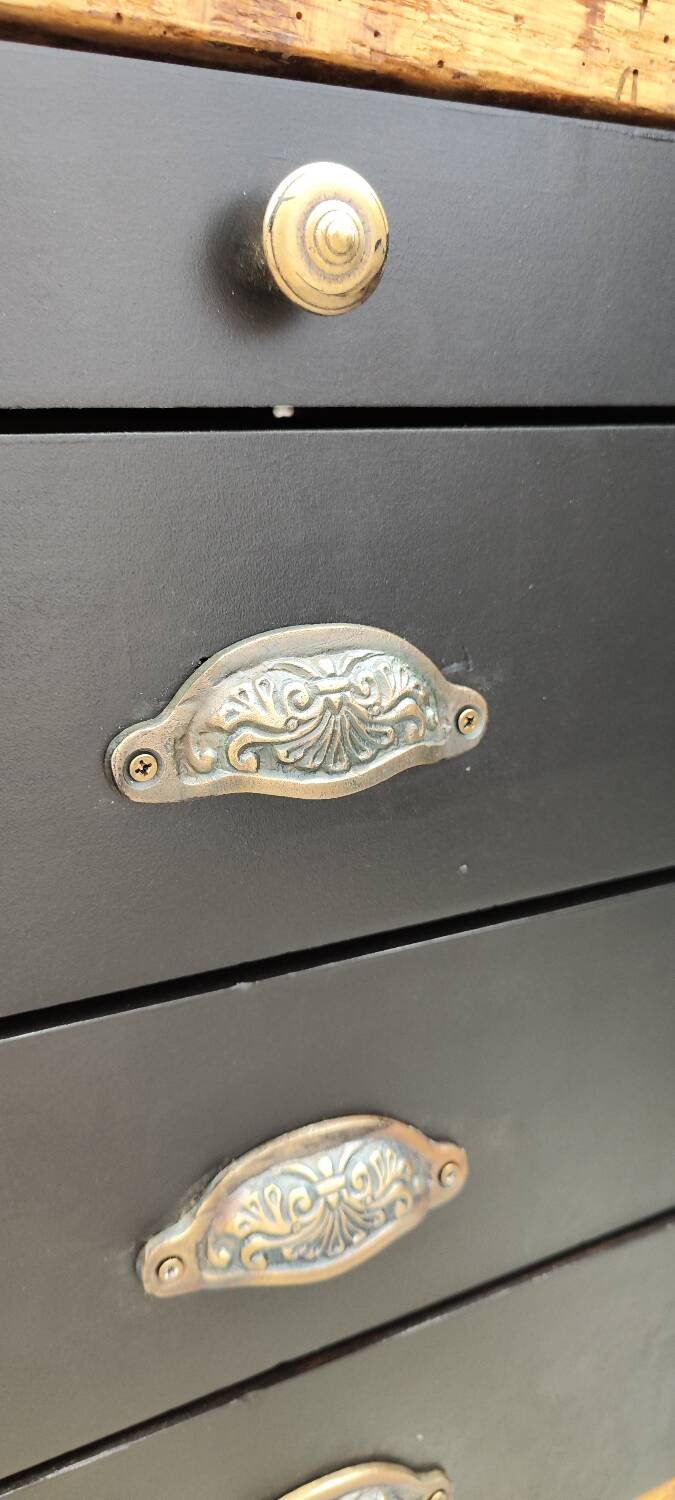 Old oak workbench cabinet with 1 door and 4 drawers