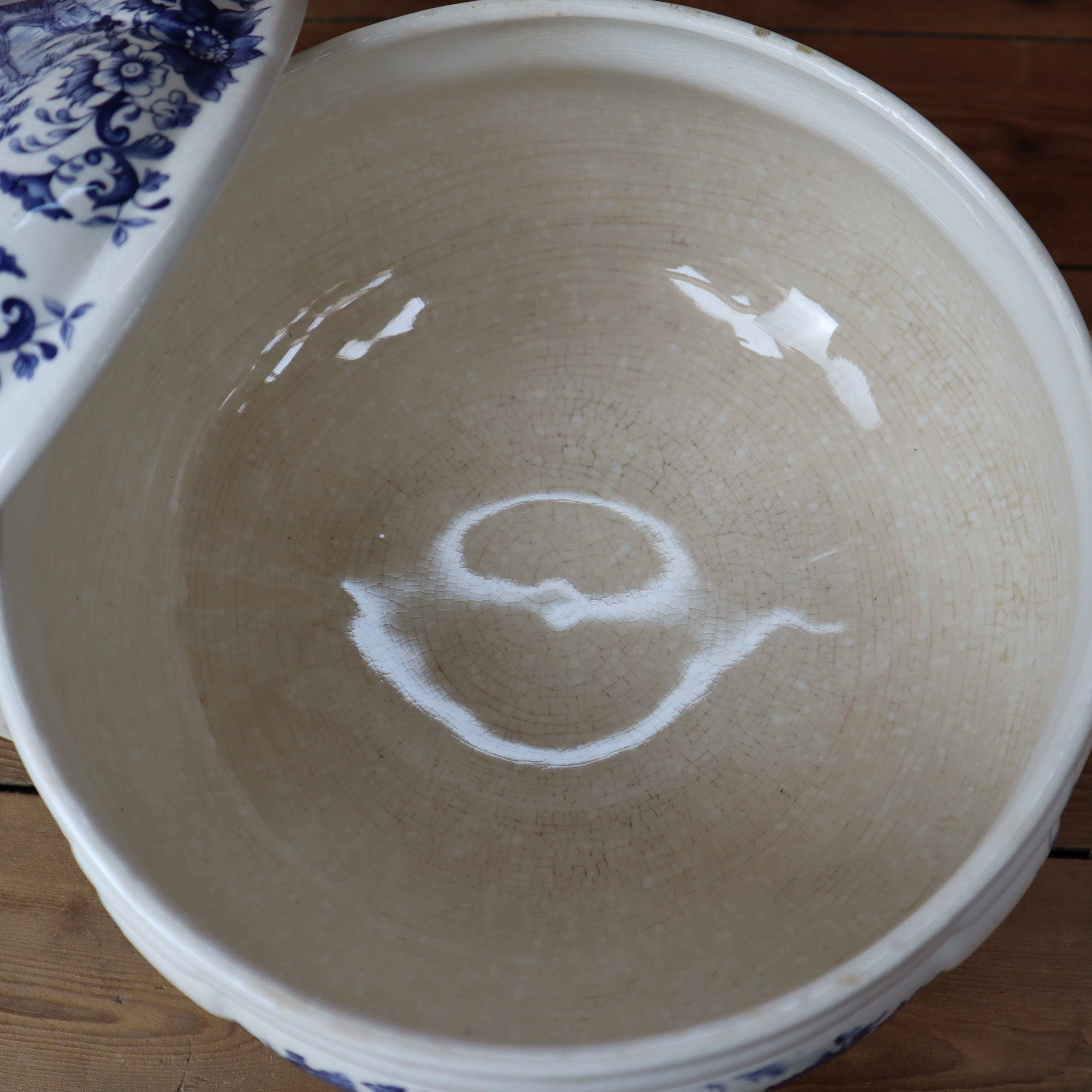 Vintage earthenware soup tureen Sarreguemines Derby series 1920 Blue and white