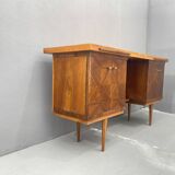 Bureau en noyer du milieu du siècle, années 1970, Tchécoslovaquie